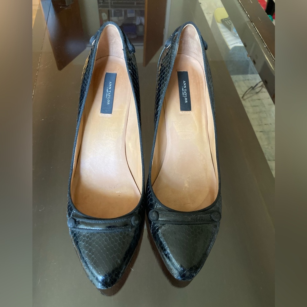 Vintage All Leather Ann Taylor Black Textured Heels